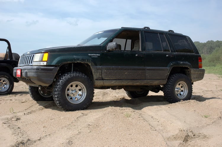 Rough Country 68820 4 Inch Lift Kit | X-Series | Jeep Grand Cherokee ZJ 2WD/4WD (1993-1998) - Image 2