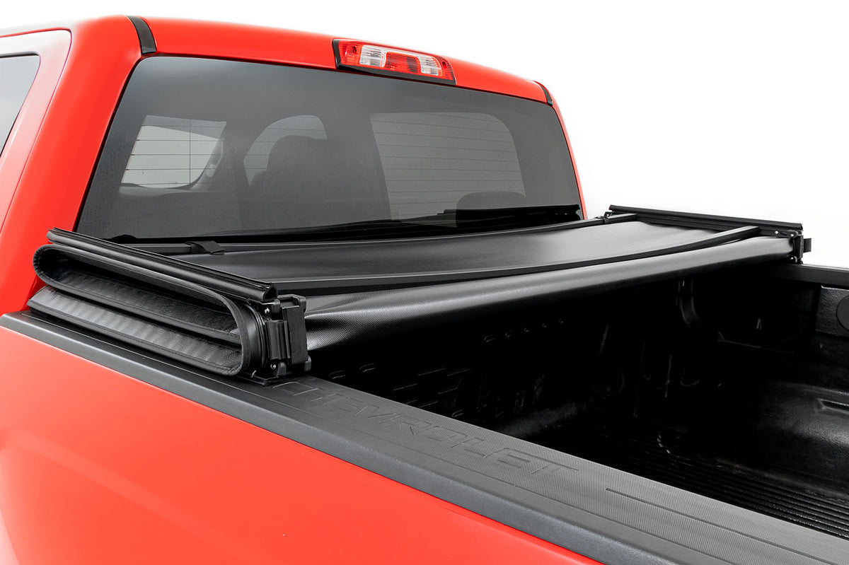 Soft Tri-Fold Bed Cover | 5'9" Bed | Chevy/GMC 1500 (14-18 & Classic) - Bed Covers (Image 5 of 6)