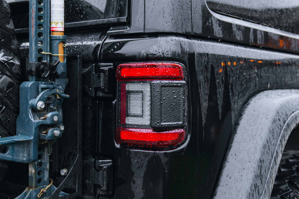 2018+ Jeep Wrangler JL Super7 Heads and Red Tails - Kits (Image 3 of 3)