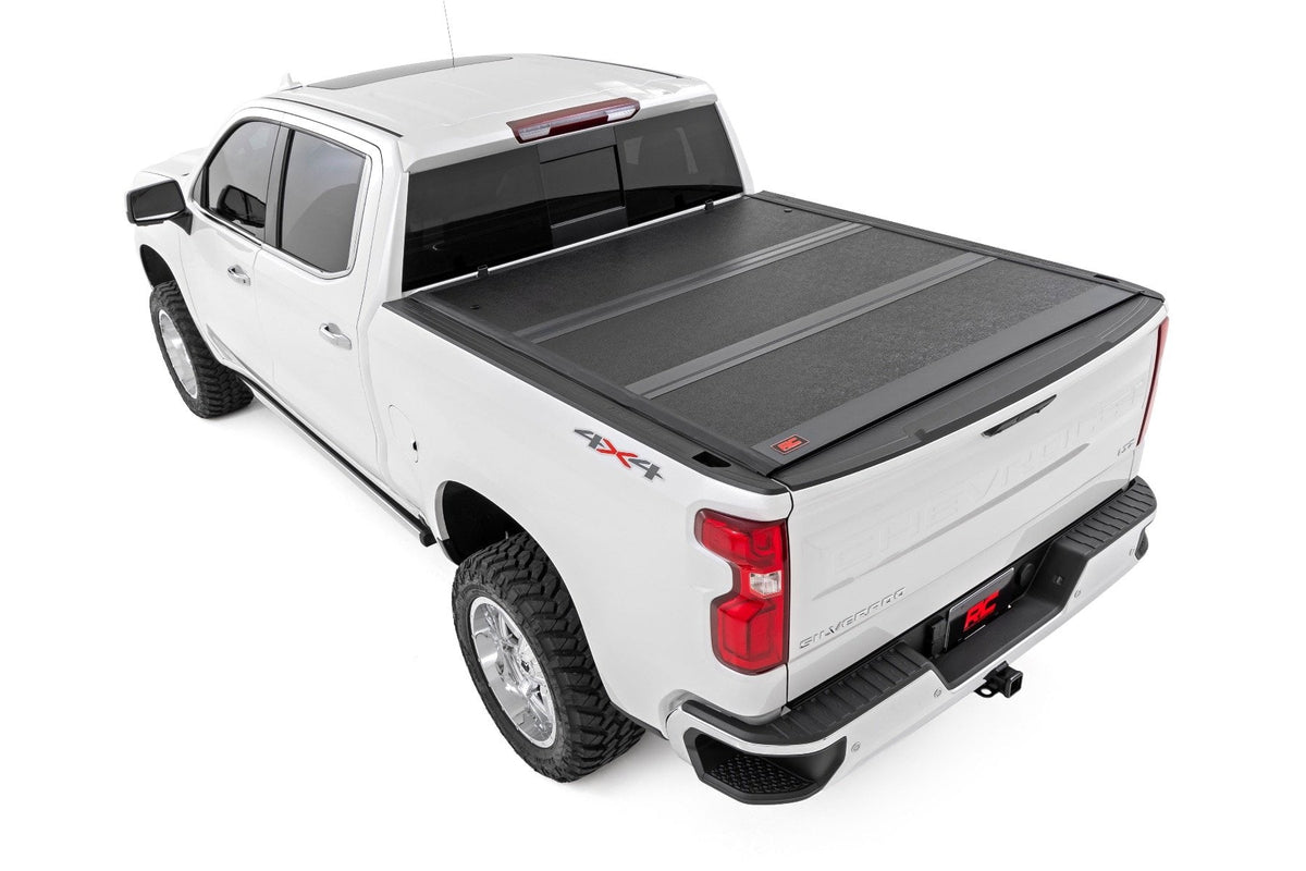 Hard Low Profile Bed Cover | 6'7" Bed | Chevy/GMC Sierra 1500 (19-26)/Silverado 1500 (19-26) - Bed Covers (Image 2 of 6)