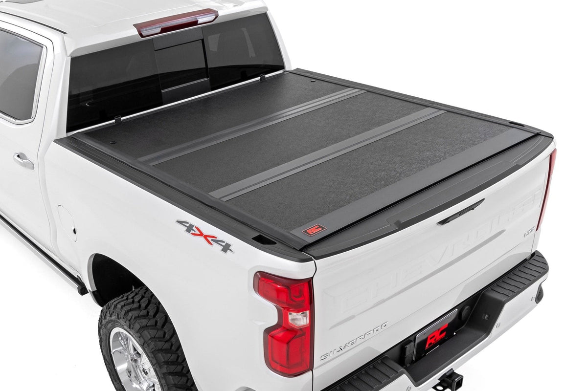 Hard Low Profile Bed Cover | 6'7" Bed | Chevy/GMC Sierra 1500 (19-26)/Silverado 1500 (19-26) - Bed Covers (Image 1 of 6)