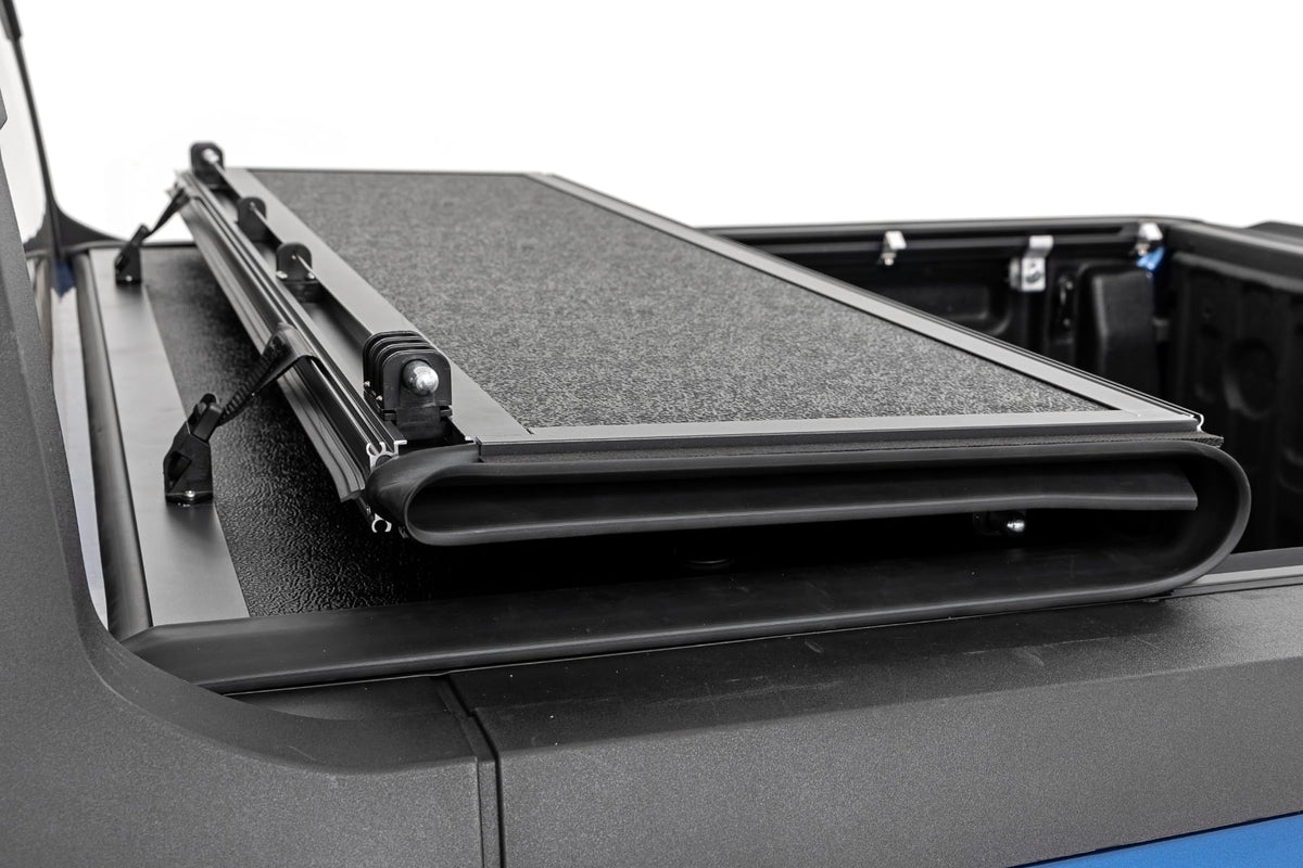 Hard Low Profile Bed Cover | 4'6" Bed | Ford Maverick 2WD/4WD (2022-2026) - Bed Covers (Image 3 of 6)