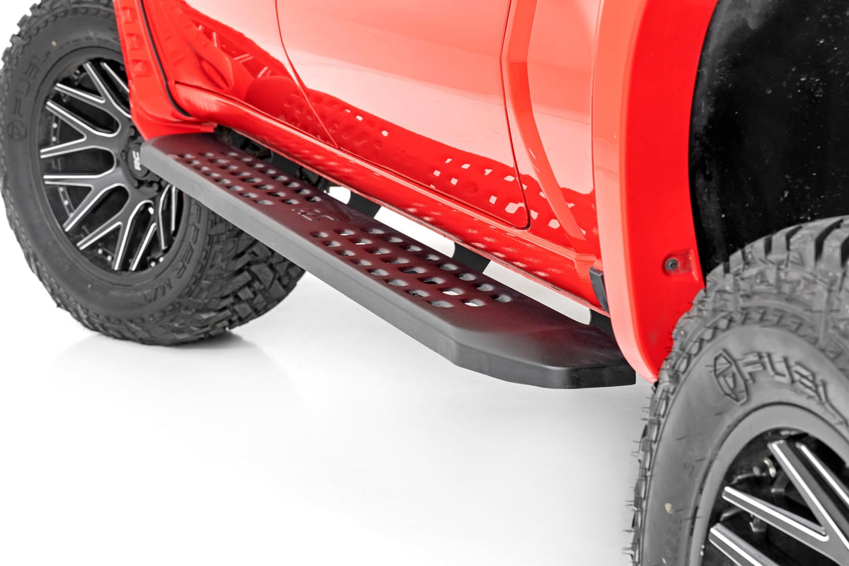 RPT2 Running Boards | Crew Cab | Black | Chevy/GMC 1500/2500HD/3500HD (19-26) - Steps & Runningboard (Image 1 of 6)