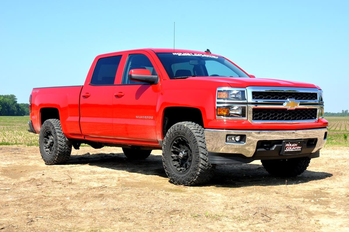 2 Inch Leveling Kit | Aluminum | Red | Chevy/GMC 1500 Truck (07-18) SUV (07-20) - Leveling Kits (Image 2 of 4)