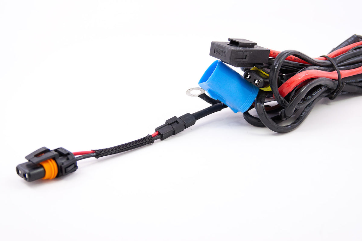 Adapter: 9006 Female to Molex Male - Wiring Parts (Image 1 of 3)