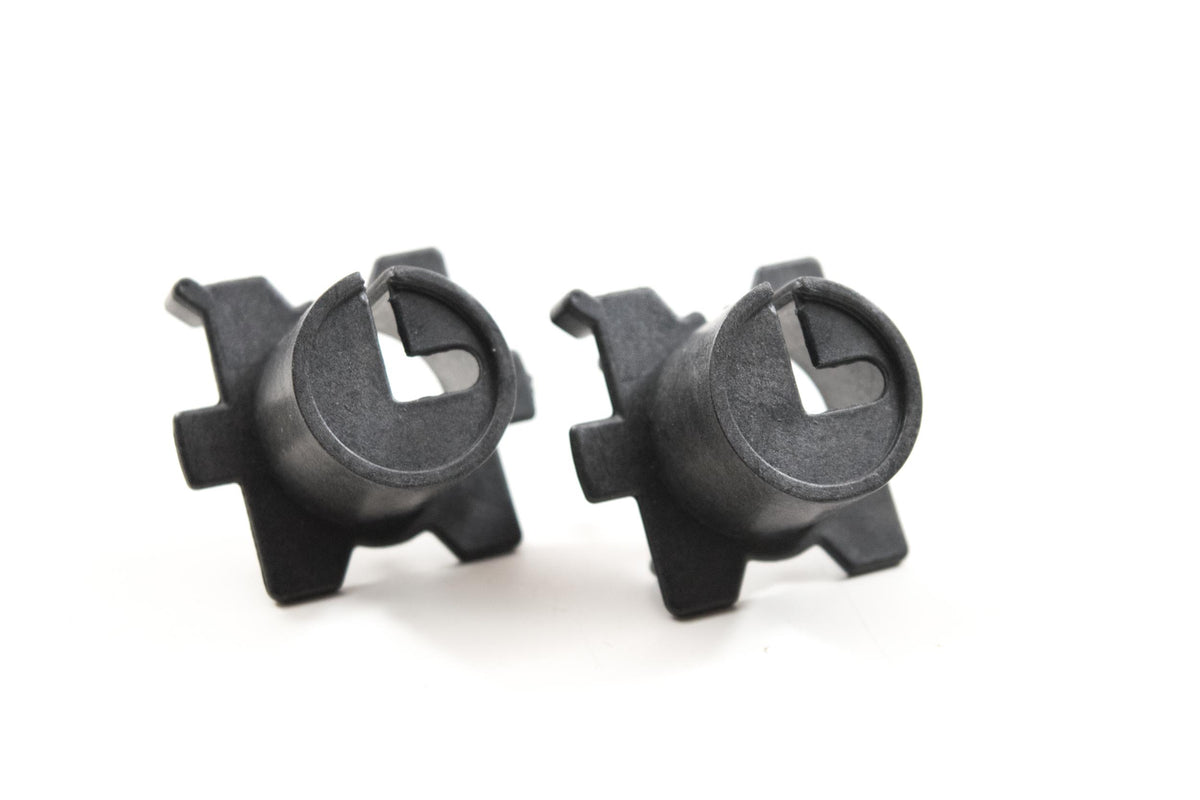 HID Adapter: Mazda V1: H7 - HID Bulb Adapters (Image 1 of 2)
