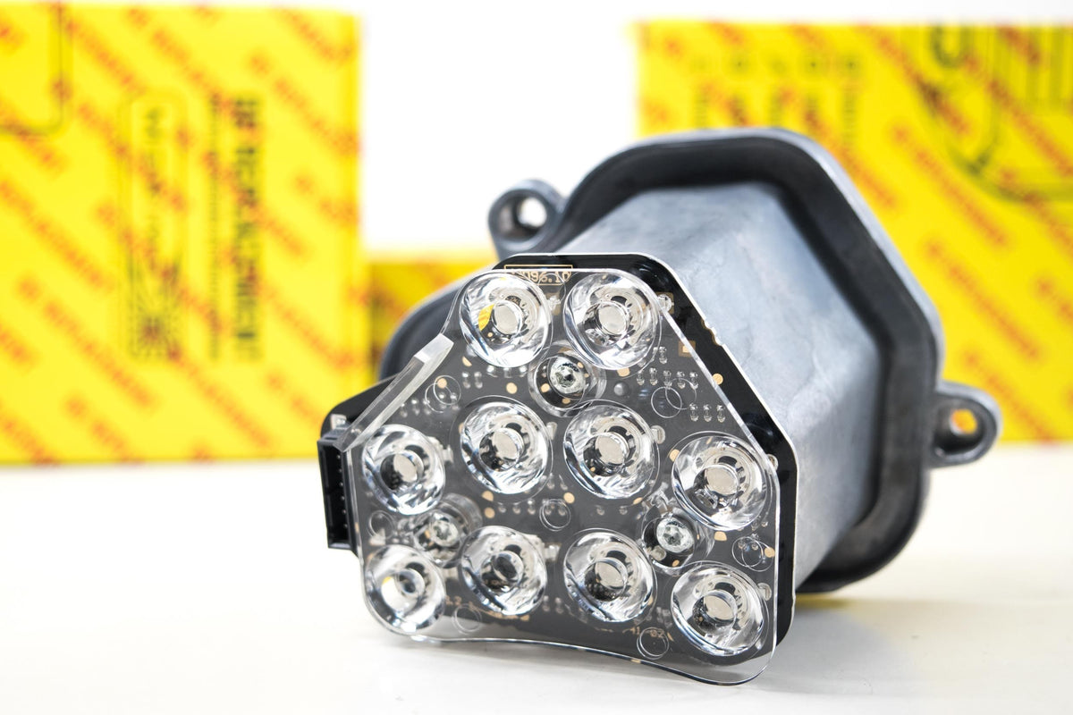 OE Replacement: BMW F10/F18 (RH) - Ballasts (OEM) (Image 1 of 3)