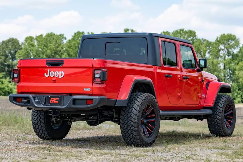 RC 2.5 Inch Leveling Kits | Springs | V2 | Jeep Gladiator JT 4WD (2020-2023) (manufacturer page)