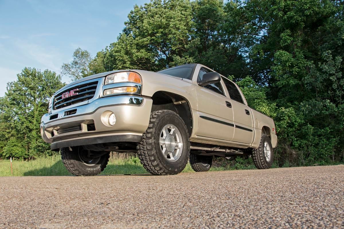 1.5-2 Inch Leveling Kit | Chevy/GMC Sierra 1500/Silverado 1500/Tahoe/Yukon (99-06 & Classic) - Leveling Kits (Image 4 of 4)