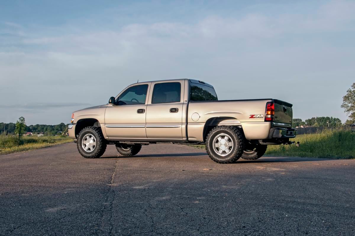 1.5-2 Inch Leveling Kit | Chevy/GMC Sierra 1500/Silverado 1500/Tahoe/Yukon (99-06 & Classic) - Leveling Kits (Image 2 of 4)
