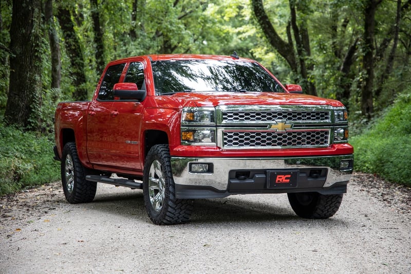 RC Oval Nerf Step | Crew Cab | Chevy/GMC 1500/2500HD/3500HD (07-19 & Classic) (manufacturer page)