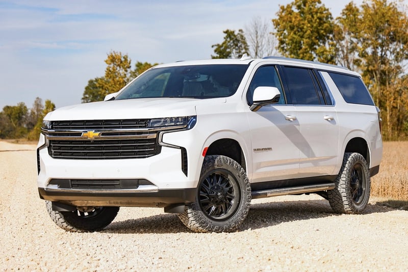 RC 2 Inch Lift Kit | M1 Struts | Chevy/GMC SUV 1500 4WD (2021-2026) (manufacturer page)