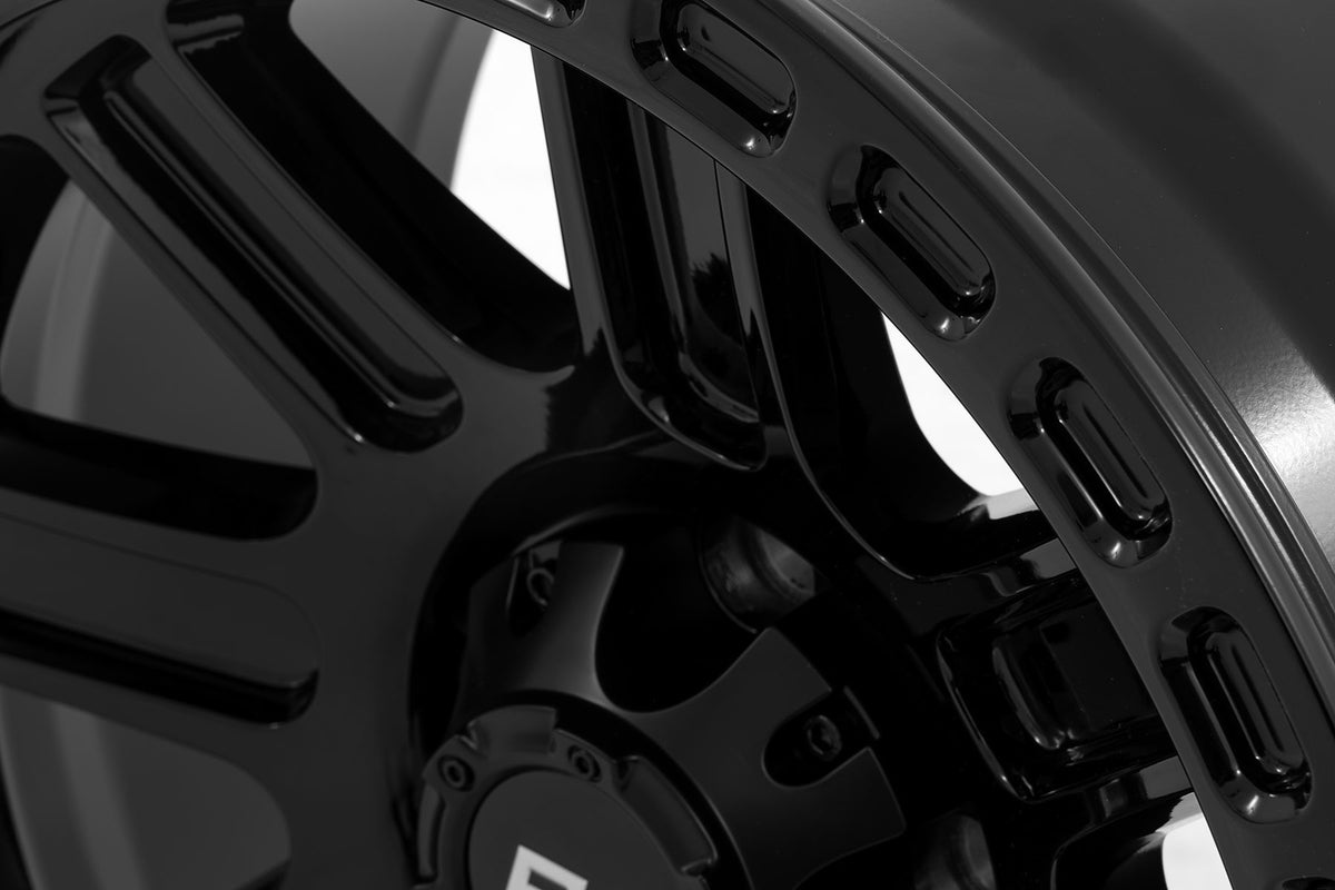 Rough Country 84 Series Wheel | Gloss Black | 18x8.5 | 6x5.5 | +0mm - RC Wheels (Image 3 of 6)
