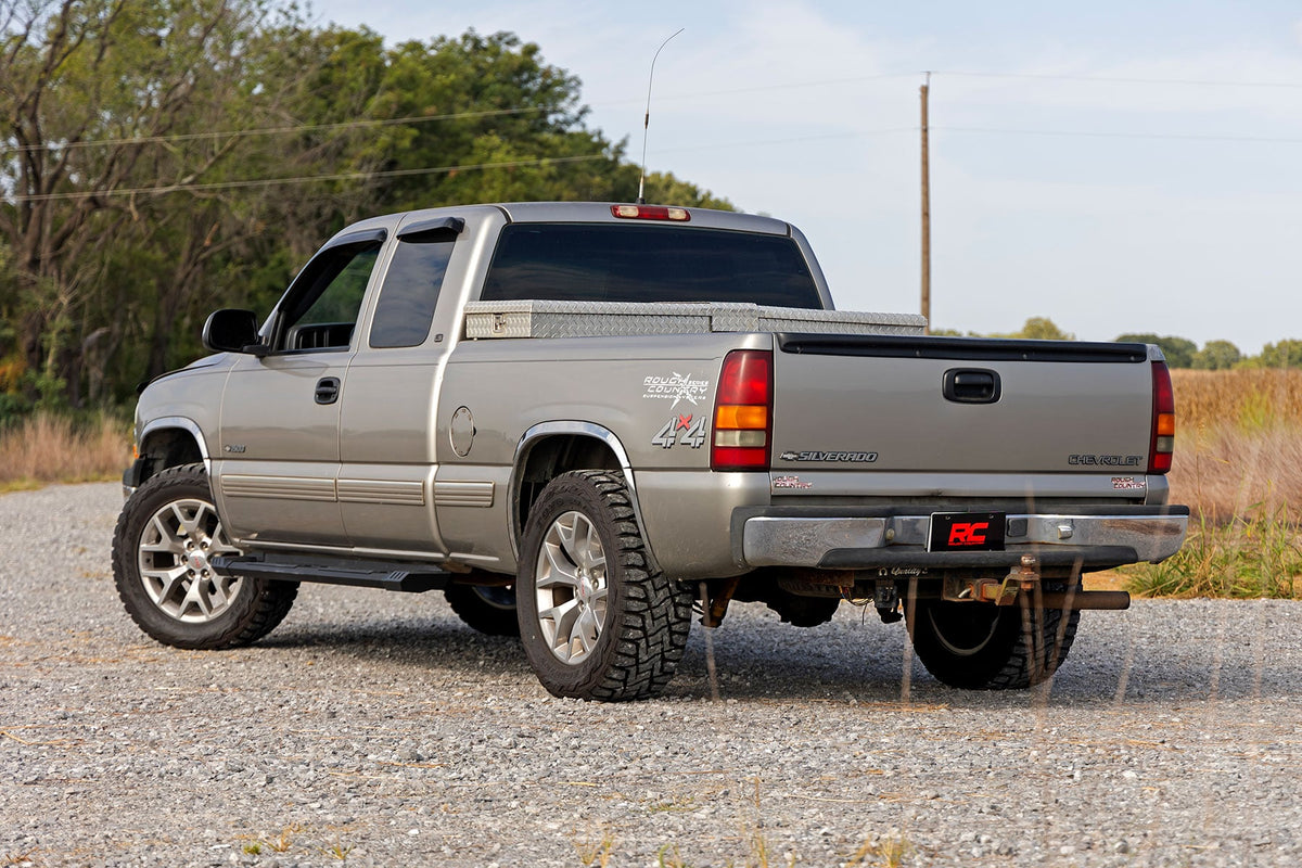 HD2 Aluminum Running Boards | Ext Cab | Chevy/GMC 1500/2500HD (99-06 & Classic) - Steps & Runningboard (Image 5 of 6)