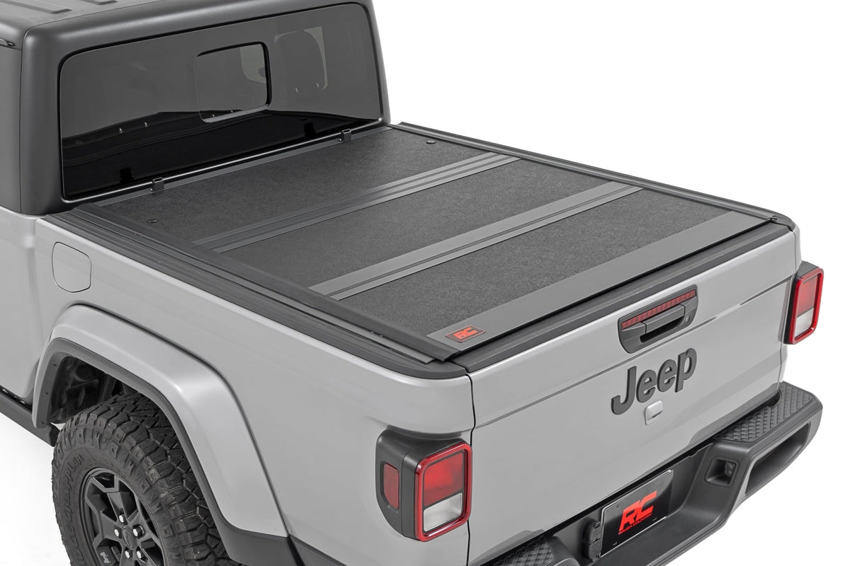 Hard Low Profile Bed Cover | 5' Bed | Jeep Gladiator JT 4WD (2020-2026) - Bed Covers (Image 1 of 6)