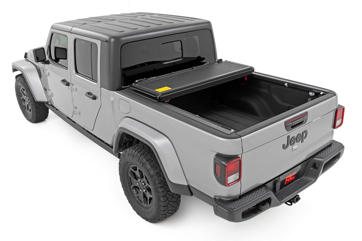 Hard Low Profile Bed Cover | 5' Bed | Jeep Gladiator JT 4WD (2020-2026) - Bed Covers (Image 4 of 6)