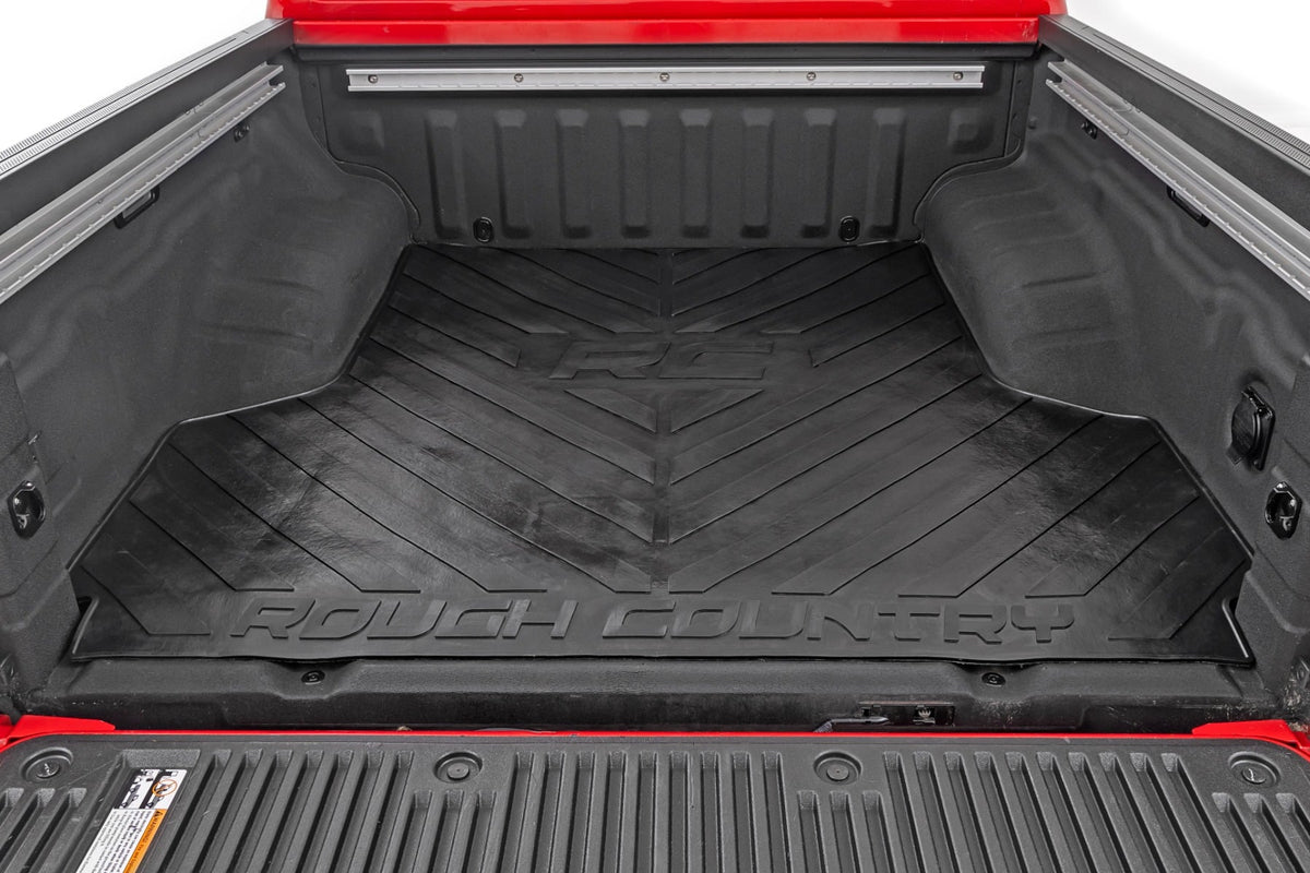 Bed Mat | 5' Bed | RC Logo | Nissan Frontier 2WD/4WD (2005-2026) - Cargo Management (Image 2 of 5)