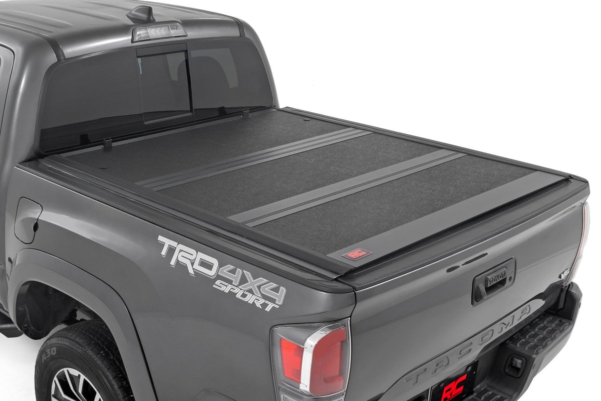 Hard Low Profile Bed Cover | 6' Bed | Toyota Tacoma 2WD/4WD (2016-2023) - Bed Covers (Image 1 of 6)