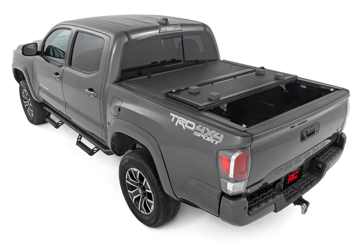 Hard Low Profile Bed Cover | 6' Bed | Toyota Tacoma 2WD/4WD (2016-2023) - Bed Covers (Image 4 of 6)