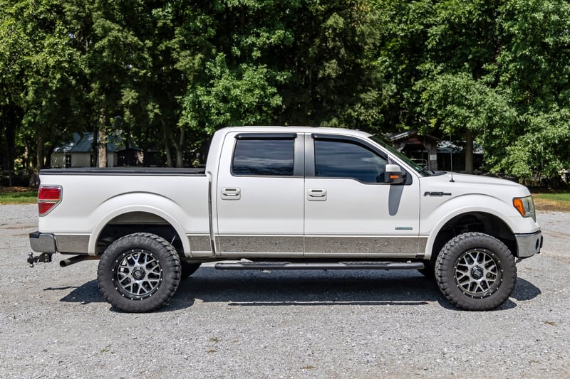 RC Oval Nerf Step | Crew Cab | Black | Ford F-150 2WD/4WD (2009-2014) (manufacturer page)