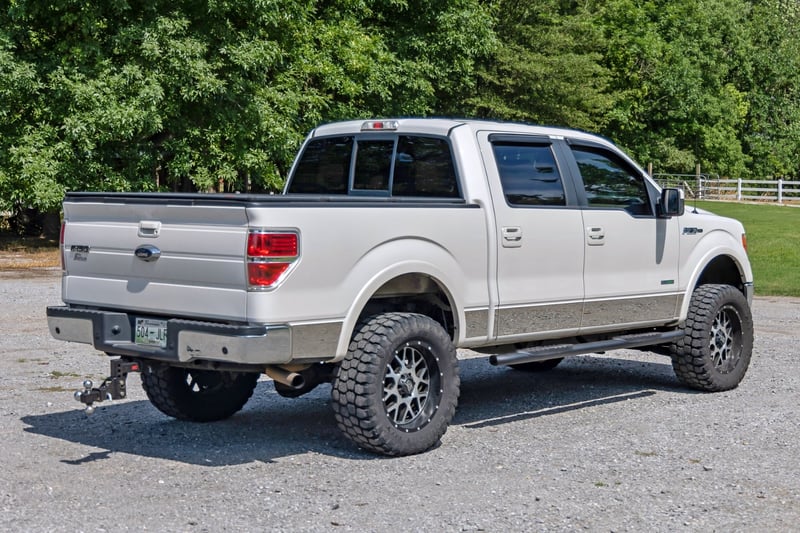 RC Oval Nerf Step | Crew Cab | Black | Ford F-150 2WD/4WD (2009-2014) (manufacturer page)