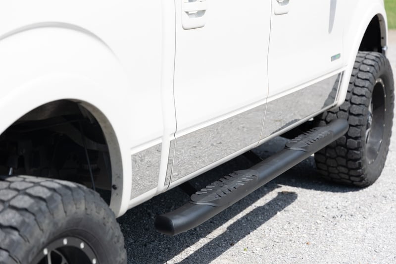 RC Oval Nerf Step | Crew Cab | Black | Ford F-150 2WD/4WD (2009-2014) (manufacturer page)
