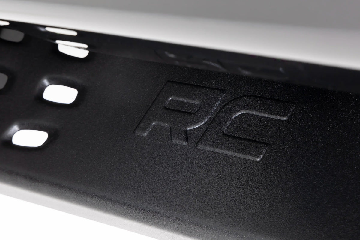RPT2 Running Board | Crew Cab | Black | Toyota Tundra 2WD/4WD (2007-2021) - Steps & Runningboard (Image 4 of 6)