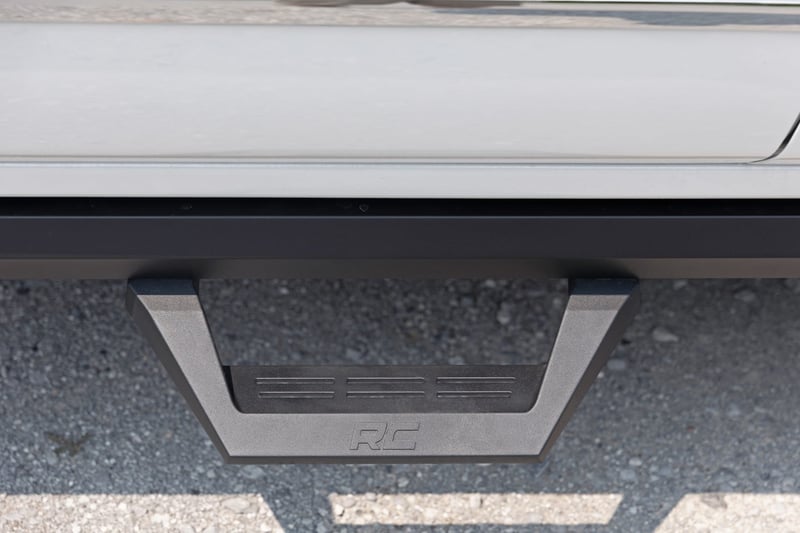 RC SRX2 Adj Aluminum Step | Crew Cab | Chevy/GMC 1500/2500HD/3500HD (07-18 & Classic) (manufacturer page)