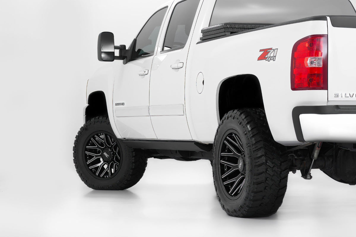 Rough Country 95 Series Wheel | One-Piece | Gloss Black Machined | 20x10 | 8x180 | -19mm - RC Wheels (Image 5 of 5)