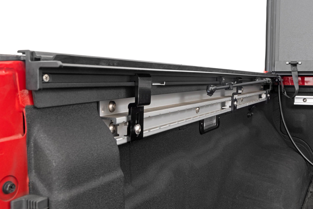 Hard Tri-Fold Flip Up Bed Cover | 5' Bed | Nissan Frontier 2WD/4WD (22-26) - Bed Covers (Image 5 of 6)