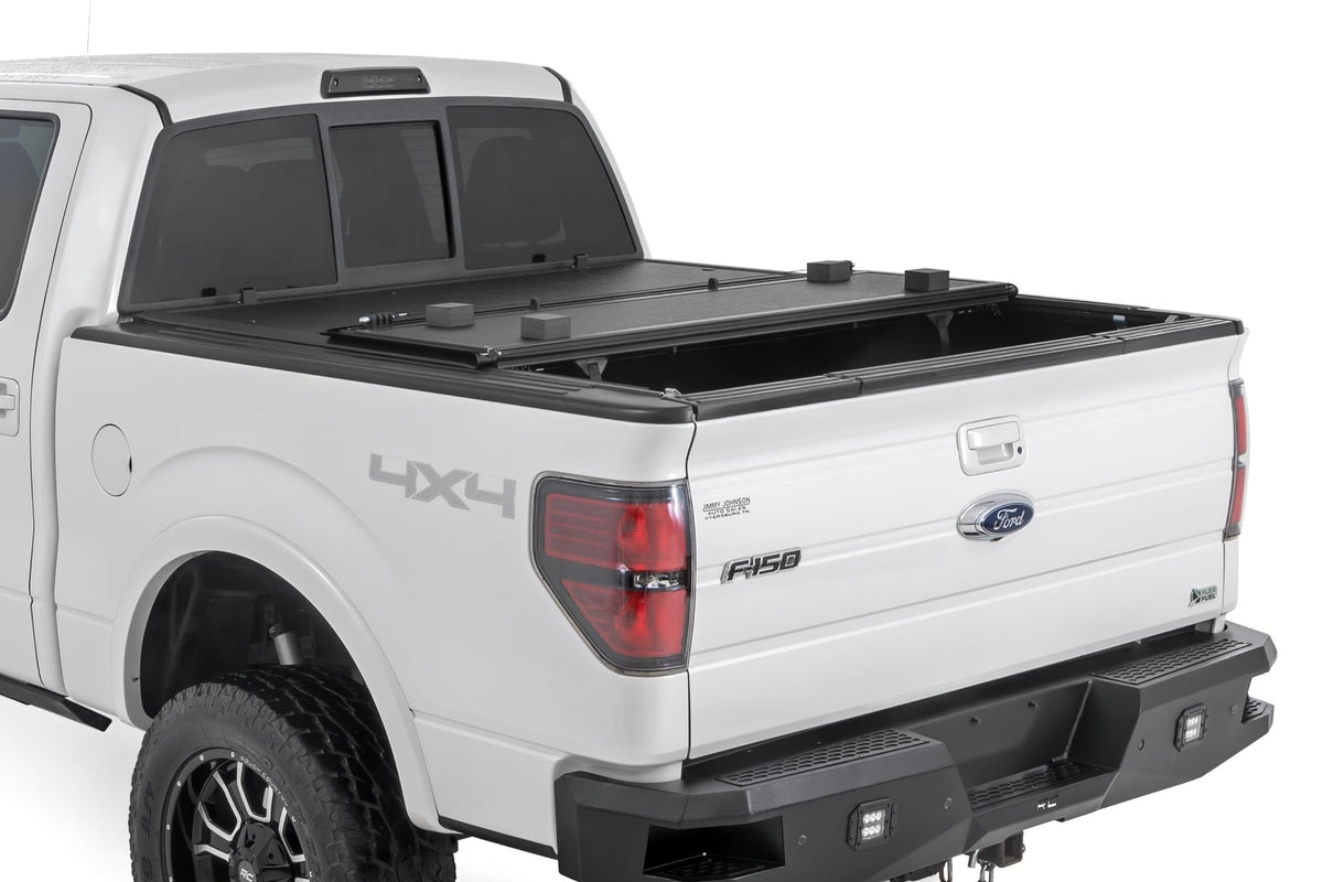 Hard Low Profile Bed Cover | 5'7" Bed | Ford F-150 2WD/4WD (2004-2014) - Bed Covers (Image 2 of 6)