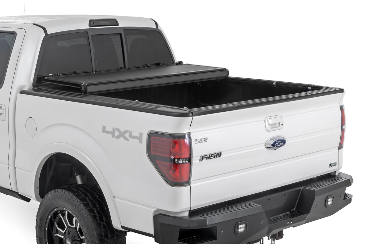 Hard Low Profile Bed Cover | 5'7" Bed | Ford F-150 2WD/4WD (2004-2014) - Bed Covers (Image 3 of 6)