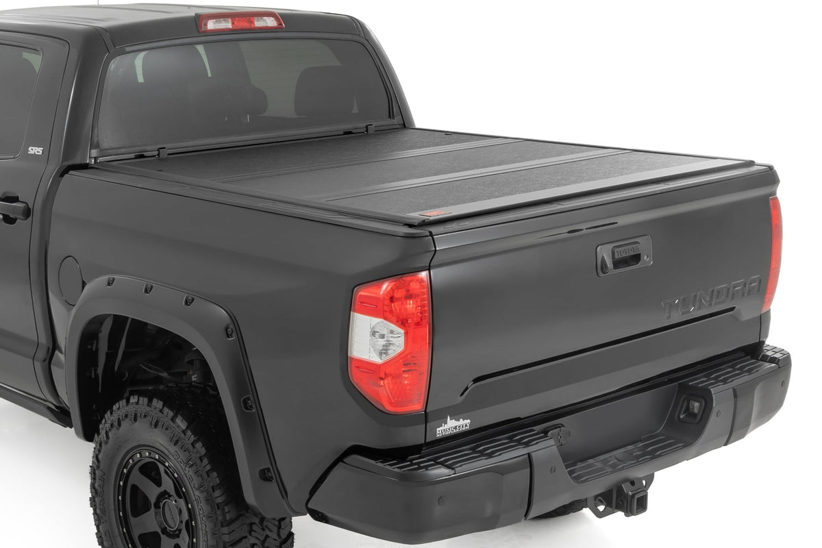 Hard Low Profile Bed Cover | 5'7" Bed | Toyota Tundra 2WD/4WD (2007-2021) - Bed Covers (Image 1 of 6)