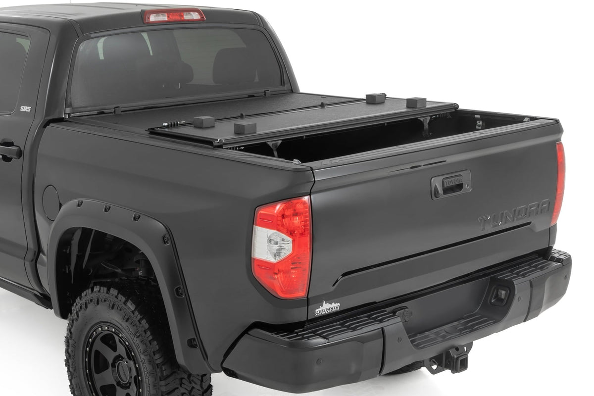 Hard Low Profile Bed Cover | 5'7" Bed | Toyota Tundra 2WD/4WD (2007-2021) - Bed Covers (Image 2 of 6)