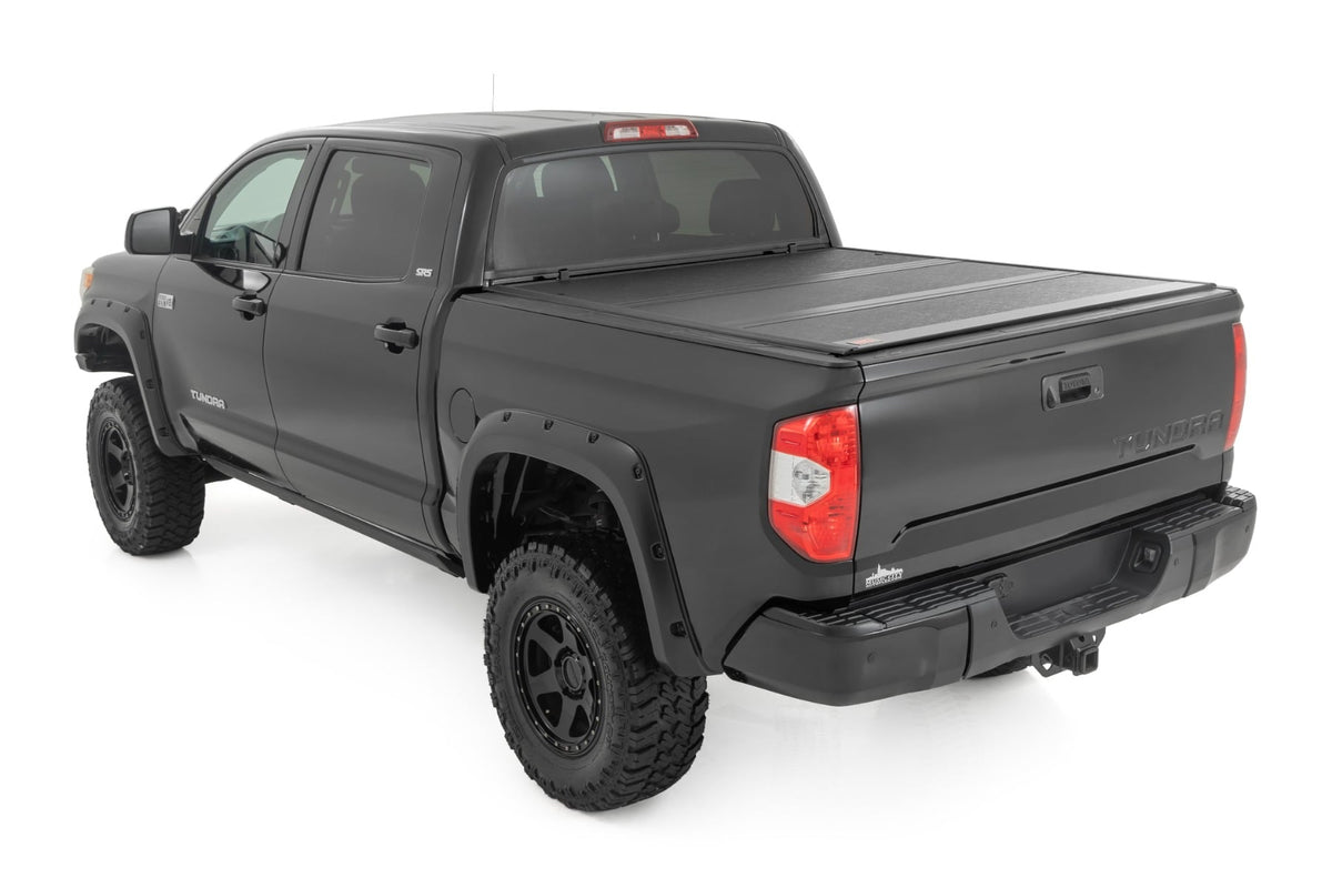 Hard Low Profile Bed Cover | 5'7" Bed | Toyota Tundra 2WD/4WD (2007-2021) - Bed Covers (Image 3 of 6)