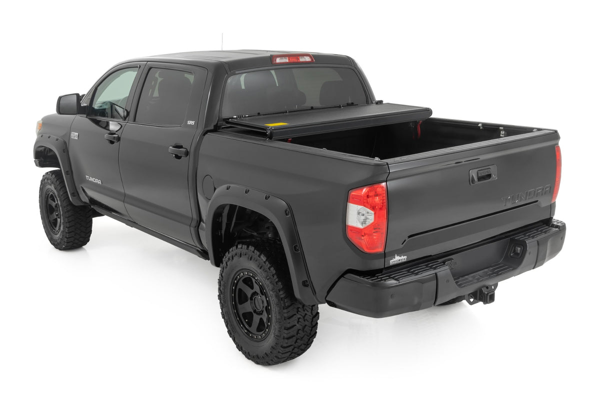Hard Low Profile Bed Cover | 5'7" Bed | Toyota Tundra 2WD/4WD (2007-2021) - Bed Covers (Image 4 of 6)