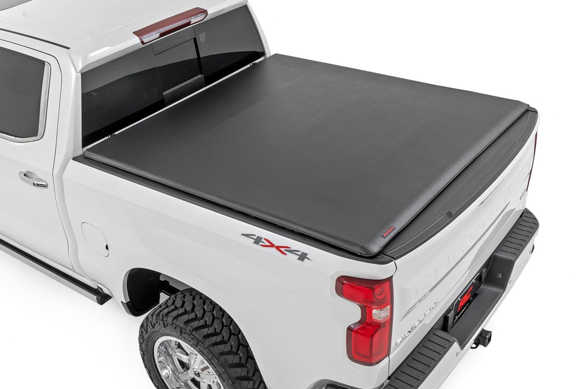 Soft Roll Up Bed Cover | 5'10" Bed | Chevy/GMC Sierra 1500 (19-26)/Silverado 1500 (19-26) - Bed Covers (Image 1 of 6)