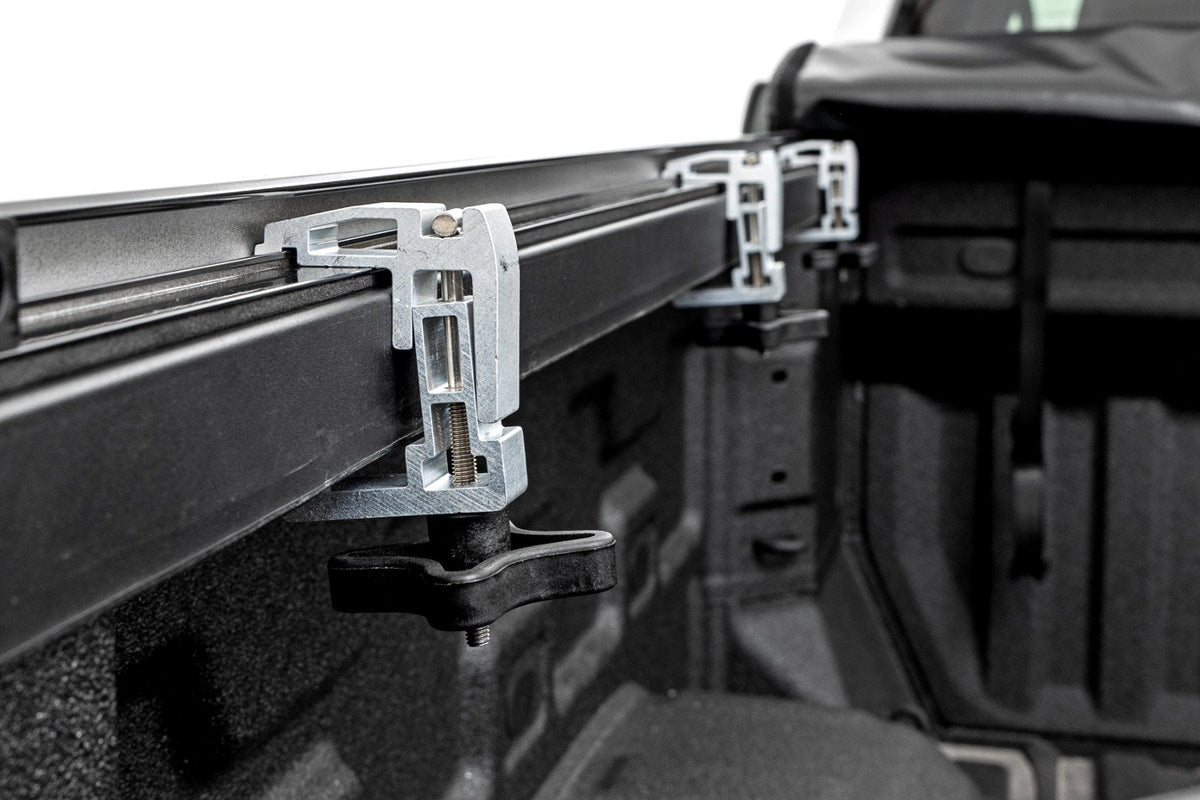 Soft Roll Up Bed Cover | 5'10" Bed | Chevy/GMC Sierra 1500 (19-26)/Silverado 1500 (19-26) - Bed Covers (Image 3 of 6)