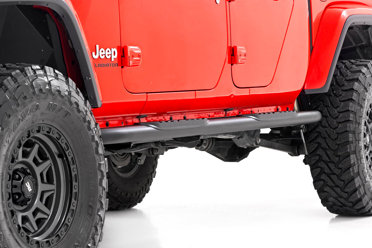 Oval Nerf Steps | Black | Jeep Gladiator JT 4WD (2020-2026) - Steps & Runningboard (Image 2 of 6)