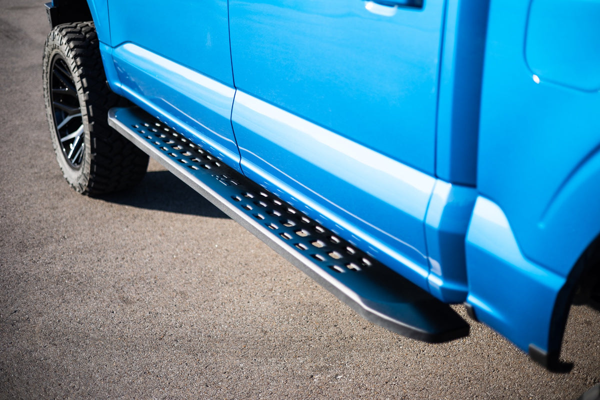 RPT2 Running Board | Crew Cab | Black | Ford F-150/Lightning/F-250/F-350/Raptor (15-26) - Steps & Runningboard (Image 6 of 6)