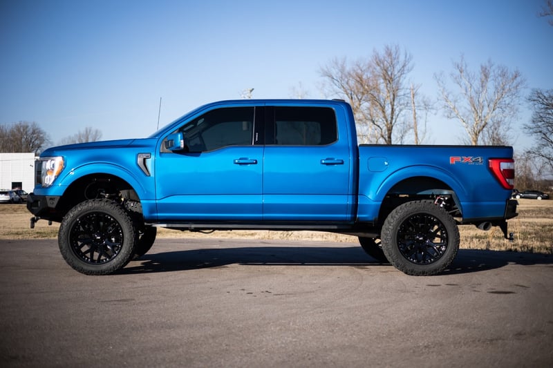 RC RPT2 Running Board | Crew Cab | Black | Ford F-150/Lightning/F-250/F-350/Raptor (15-26) (manufacturer page)