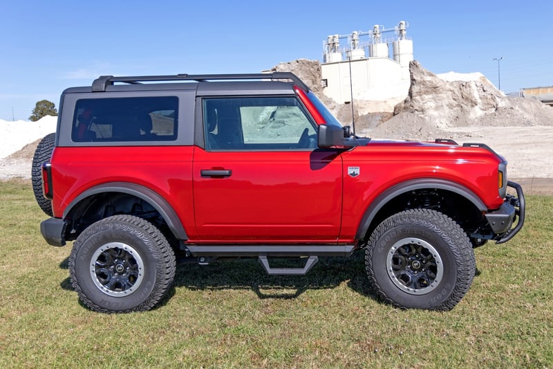 RC SRX2 Adjustable Aluminum Step | Ford Bronco (2 Door) 4WD (2021-2026) (manufacturer page)