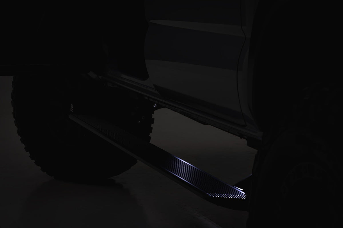 Power Running Boards | Double Cab | Toyota Tacoma 2WD/4WD (2005-2023) - Steps & Runningboard (Image 5 of 6)
