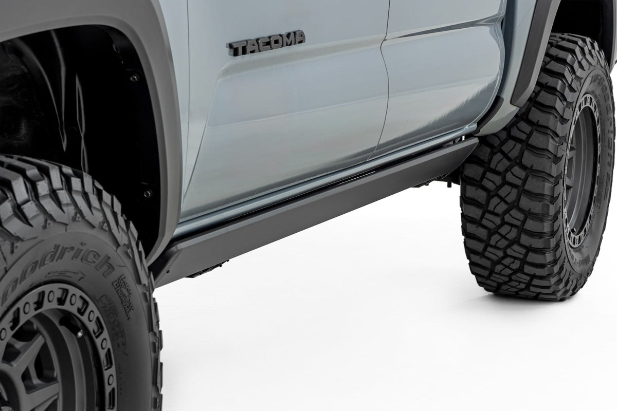 Power Running Boards | Double Cab | Toyota Tacoma 2WD/4WD (2005-2023) - Steps & Runningboard (Image 4 of 6)
