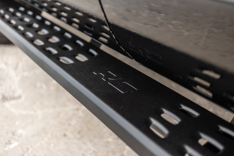 RC RPT2 Running Board | Crew Cab | Black | Toyota Tundra 2WD/4WD (2007-2021) (manufacturer page)