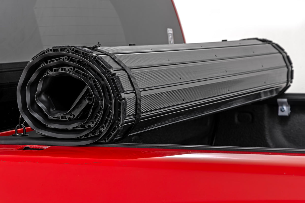 Hard Roll Up Bed Cover | 6'7" Bed | Chevy/GMC Sierra/Silverado 1500 (07-13) - Bed Covers (Image 3 of 6)