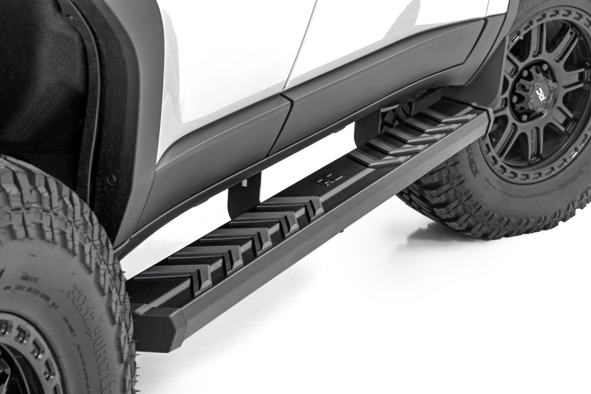 Rough Country 41014 BA2 Running Boards | Side Step Bars | Toyota Land Cruiser 4WD (2024-2026) - Studio View 4