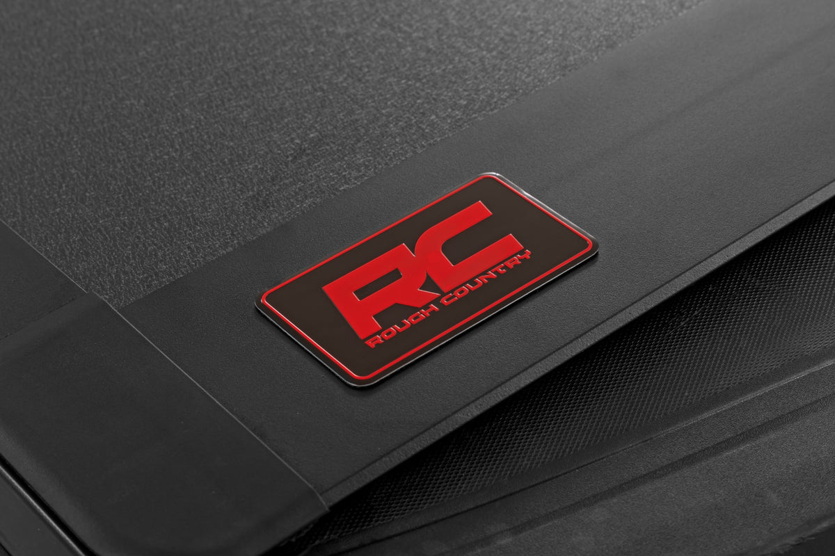 Hard Tri-Fold Flip Up Bed Cover | 6' Bed | Chevy/GMC Canyon/Colorado (15-26) - Bed Covers (Image 5 of 6)