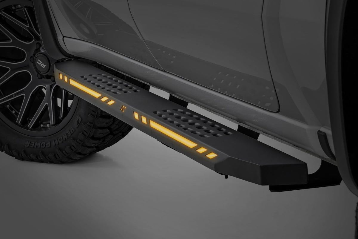 AC2 Running Boards | Amber/White | Crew Cab | Chevy/GMC 1500/2500HD/3500HD (19-26) - Steps & Runningboard (Image 2 of 6)