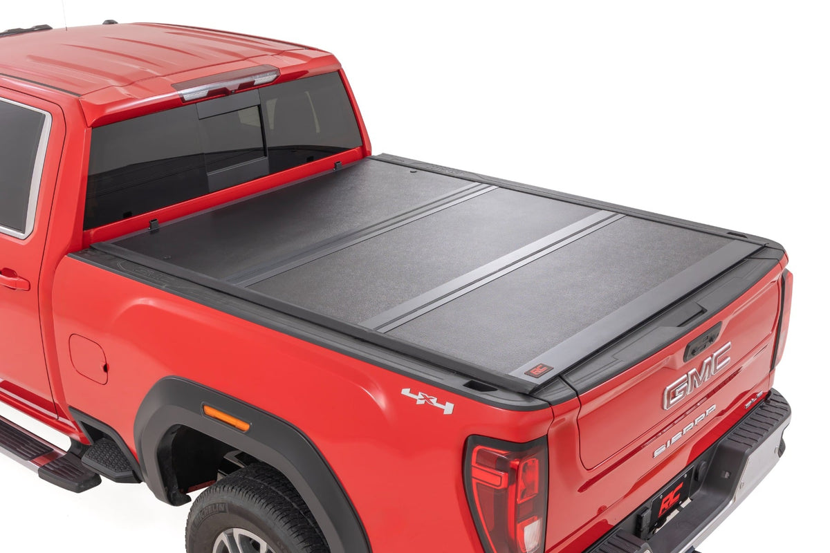 Hard Low Profile Bed Cover | 6'9" Bed | Rail Caps | Chevy/GMC 2500HD/3500HD (20-26) - Bed Covers (Image 1 of 6)